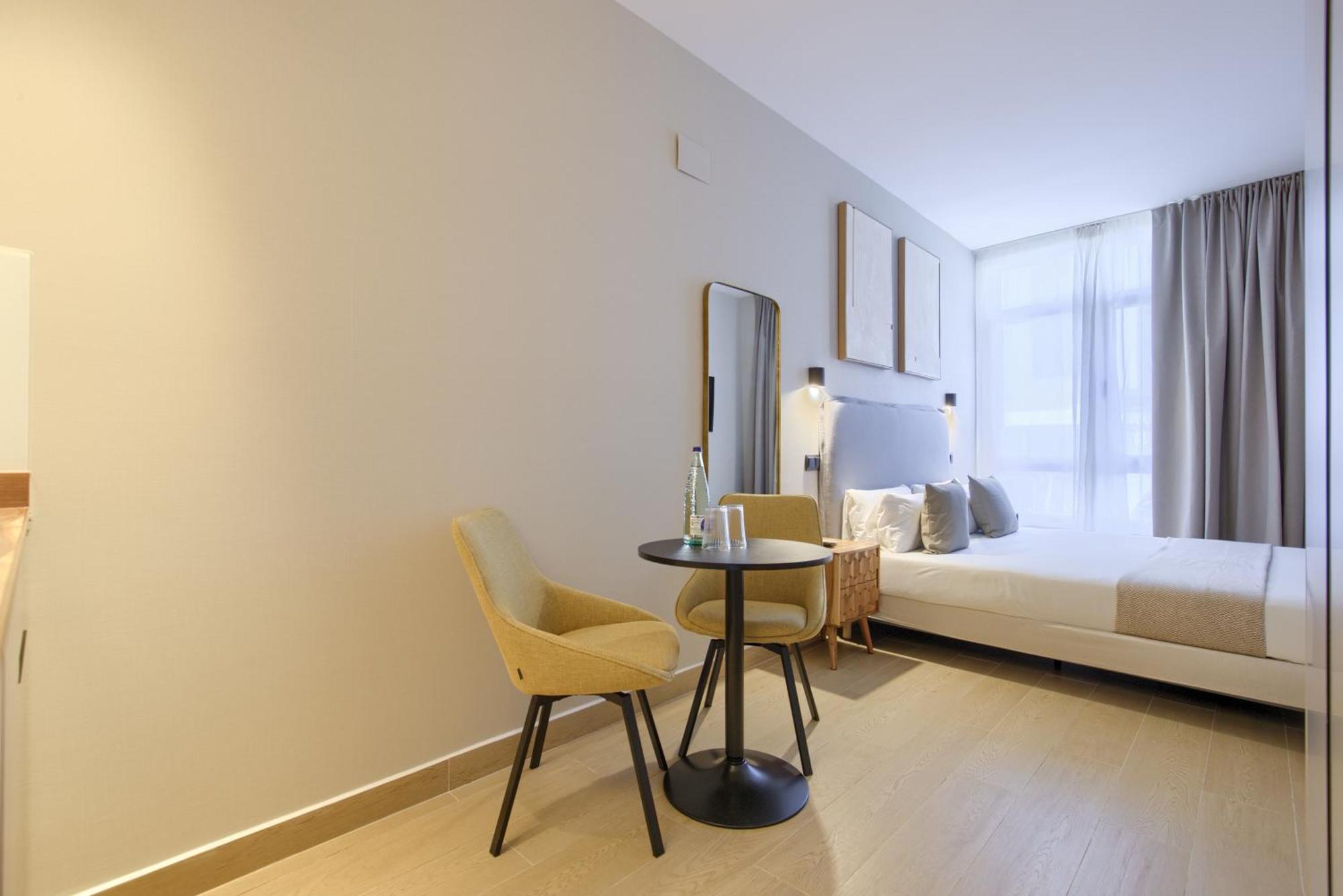 Dobo Madrid Murillo Zimmer foto